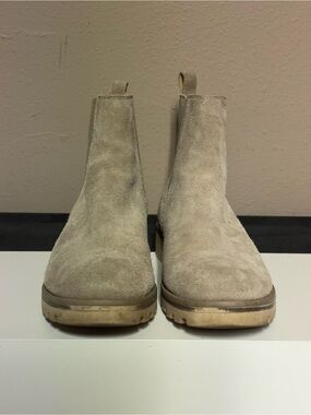 VINTAGE CROWN Suede Chelsea Boots